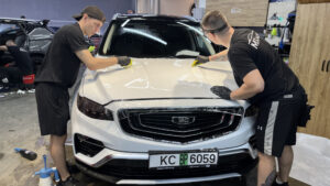 Оклейка пленкой Belgee X70